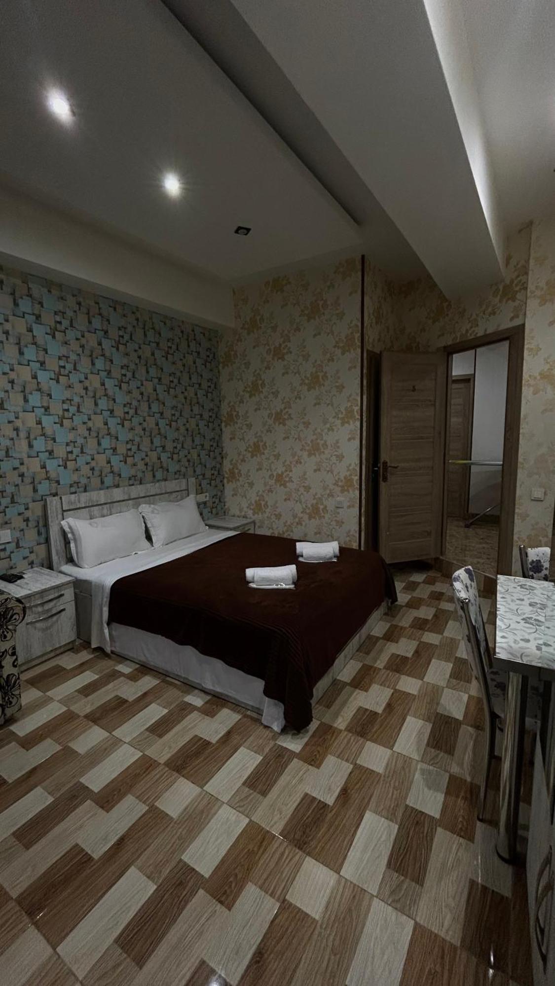 Hotel Tourist Tbiliszi Kültér fotó