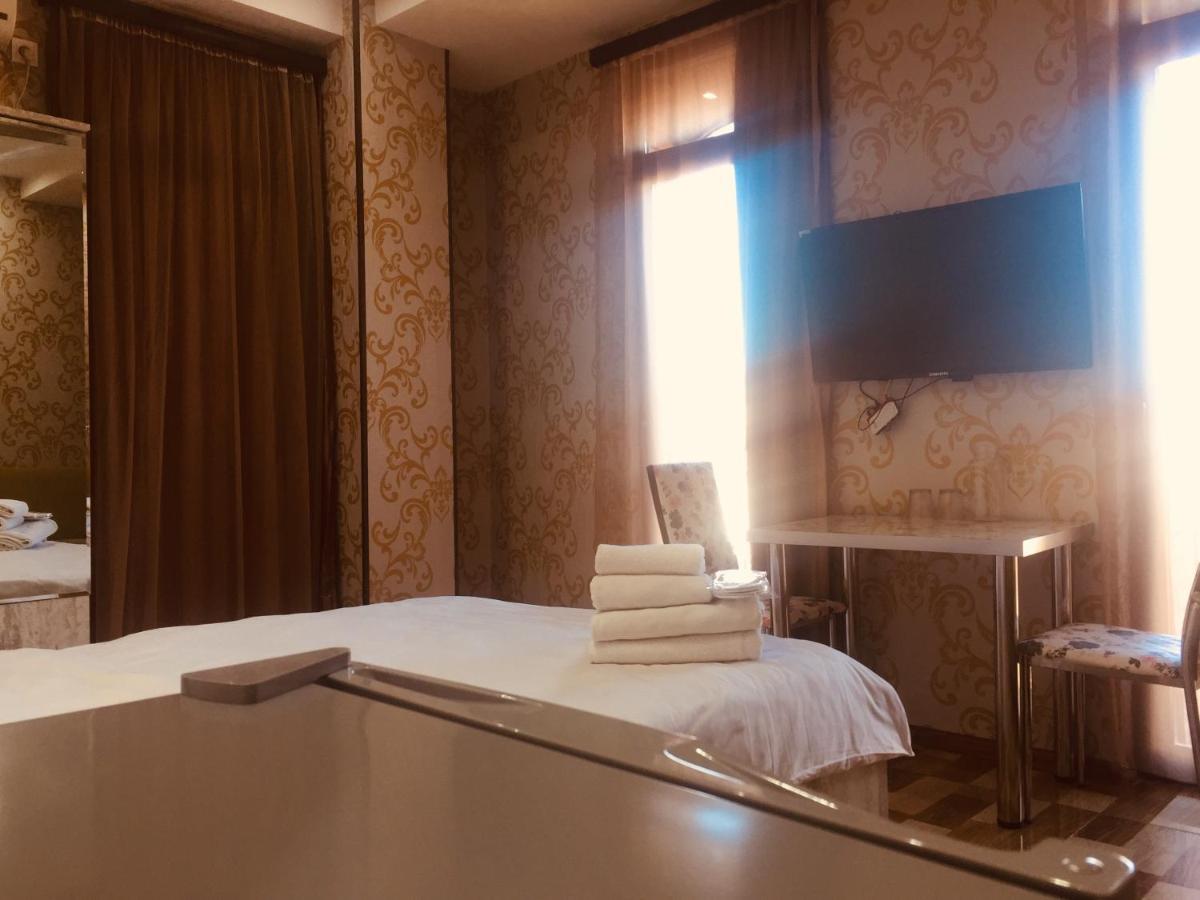 Hotel Tourist Tbiliszi Kültér fotó