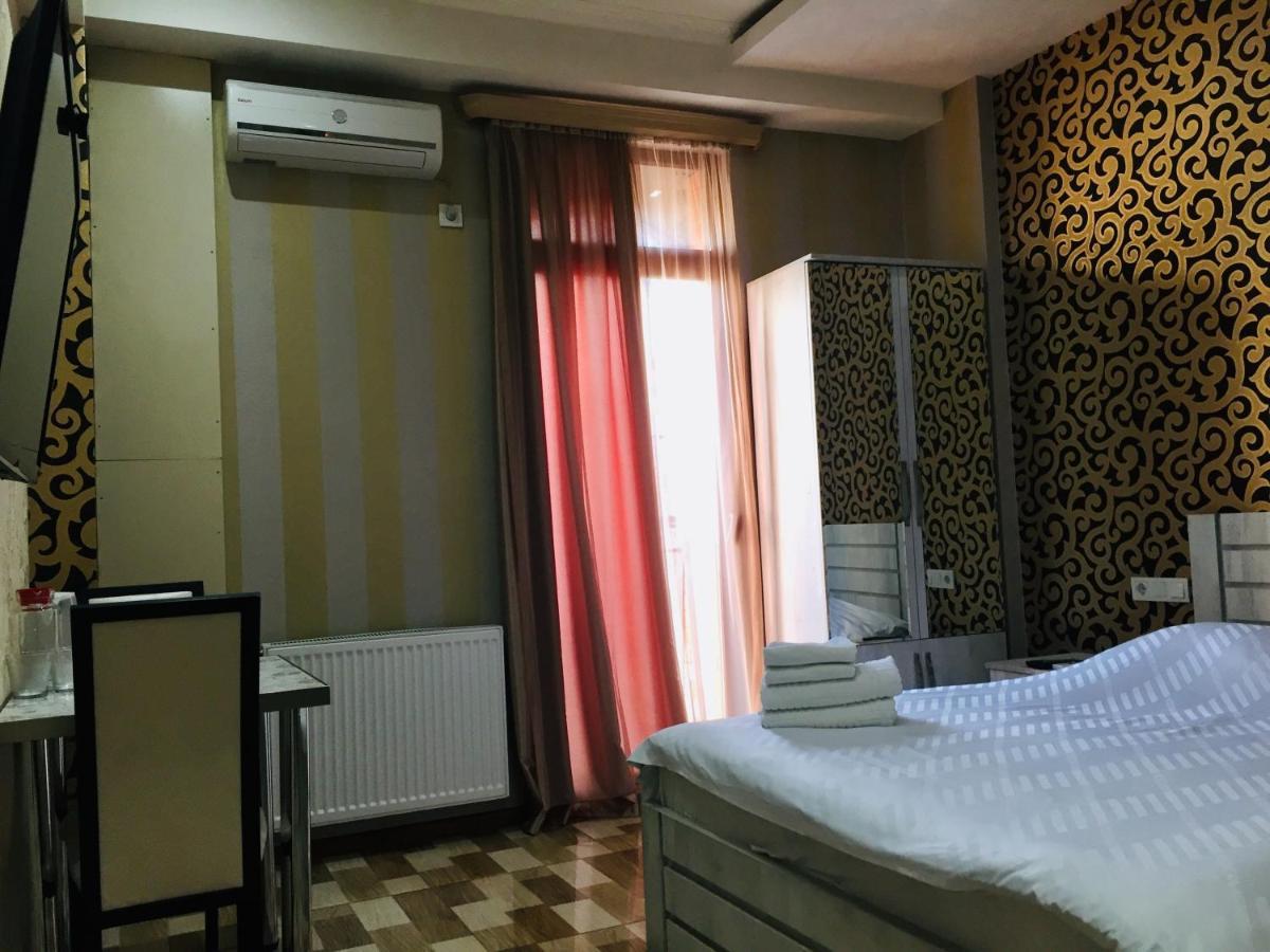 Hotel Tourist Tbiliszi Kültér fotó