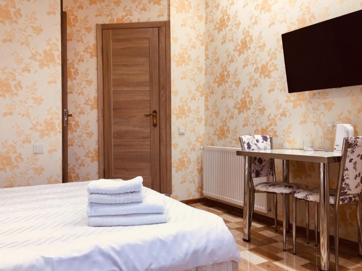 Hotel Tourist Tbiliszi Kültér fotó